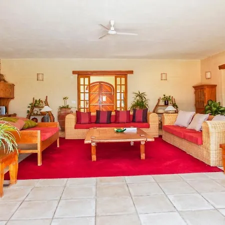 Sleeps 8 With Pool And Wifi Villa Ghammar